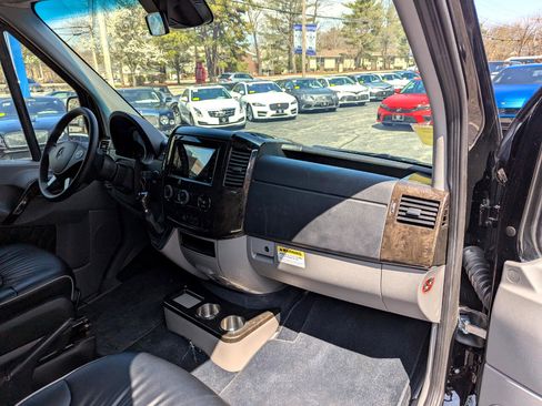 Used 2017 Mercedes-Benz Sprinter 2500 image 29