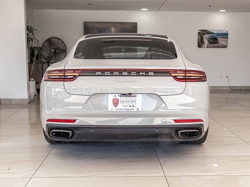 Used 2019 Porsche Panamera image 13