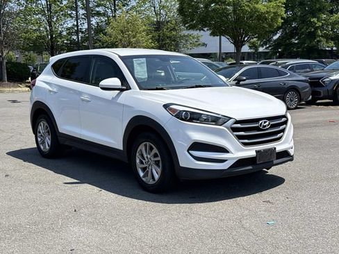 Used 2017 Hyundai Tucson SE FWD image 1