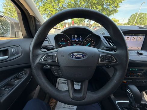 Used 2019 Ford Escape SE FWD image 21