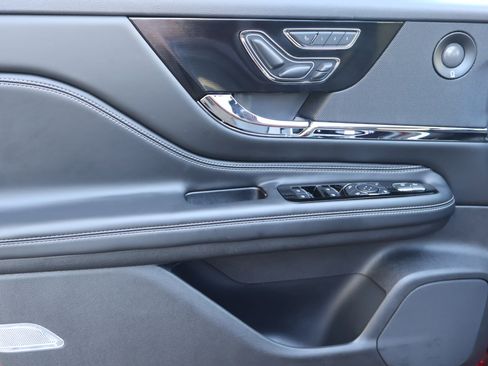 Used 2025 Lincoln Corsair Grand Touring w/ Equipment Group 302A image 13