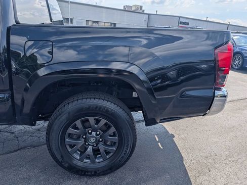 Certified 2023 Toyota Tacoma SR5 AWD/4WD image 4