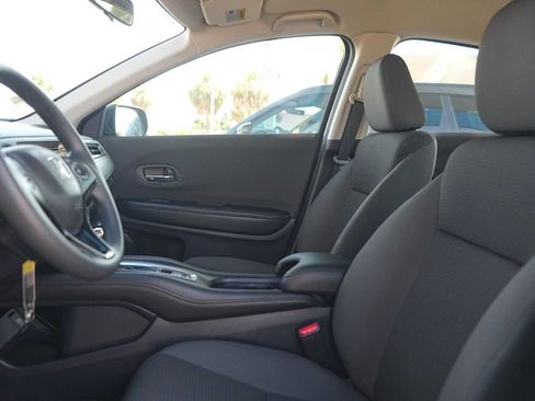 Used 2022 Honda HR-V LX image 11