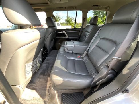 Used 2009 Toyota Land Cruiser image 21