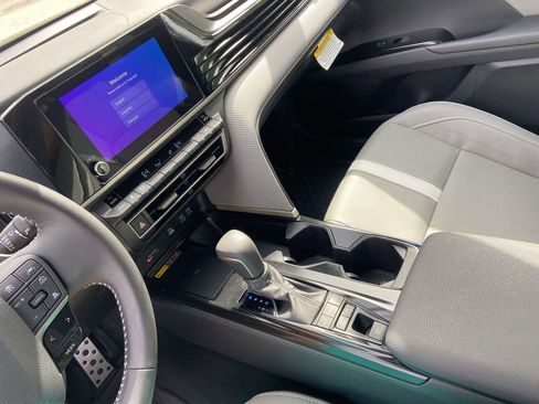 Used 2026 Toyota Camry SE w/ Convenience Package FWD image 27