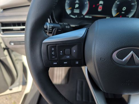 Used 2025 INFINITI QX60 Luxe w/ Black Edition image 19