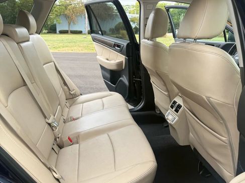 Used 2018 Subaru Outback 2.5i Limited image 16