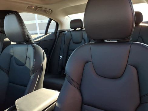 Used 2025 Volvo S60 B5 Core image 26