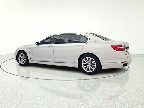 Used 2018 BMW 740e xDrive AWD/4WD image 5