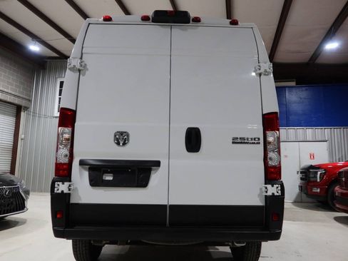 Used 2024 RAM ProMaster 2500 w/ Convenience Group FWD image 4