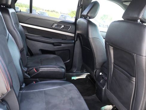 Used 2018 Ford Explorer XLT w/ Equipment Group 202A AWD/4WD image 16
