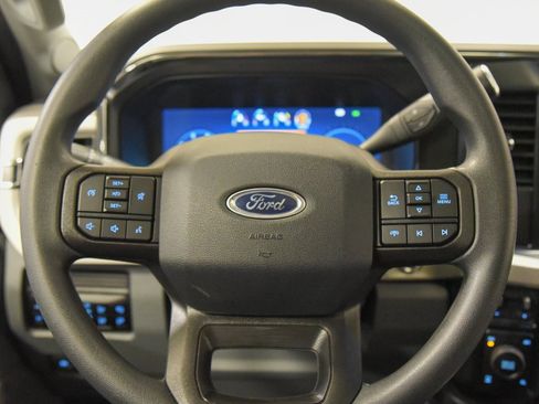 Used 2025 Ford F350 XLT w/ Black Appearance Package image 26