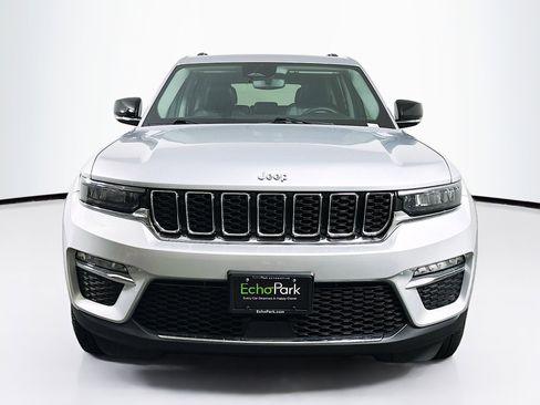 Used 2023 Jeep Grand Cherokee Limited image 2