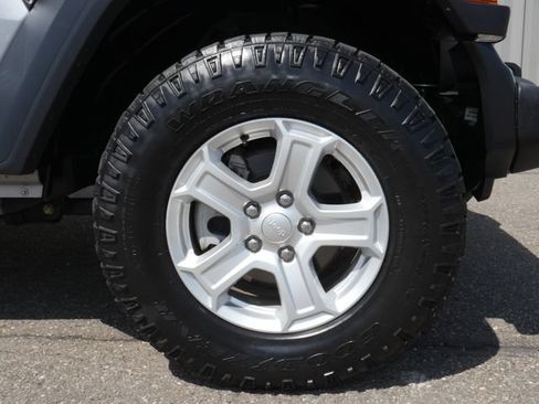 Used 2019 Jeep Wrangler Unlimited Sport S AWD/4WD image 11