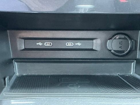 Certified 2023 Volkswagen Tiguan SE FWD image 26