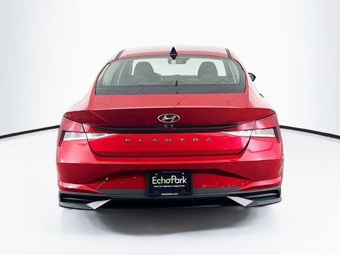 Used 2021 Hyundai Elantra SEL image 7