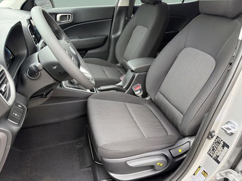 New 2026 Hyundai Venue SE FWD image 39