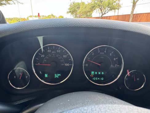 Used 2014 Jeep Wrangler Rubicon w/ Power Convenience Group image 13