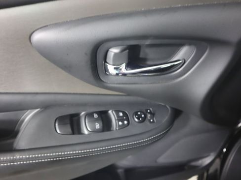 Certified 2024 Nissan Murano SV w/ SV Midnight Edition Package image 17