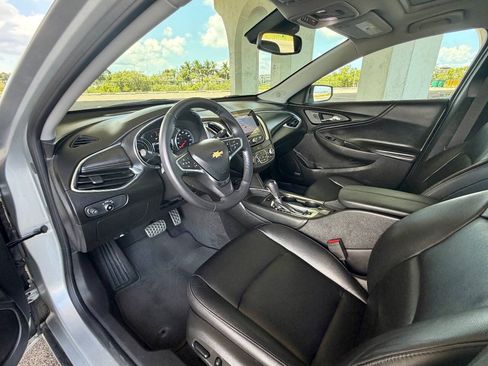 Used 2018 Chevrolet Malibu Hybrid w/ Leather Package FWD image 40