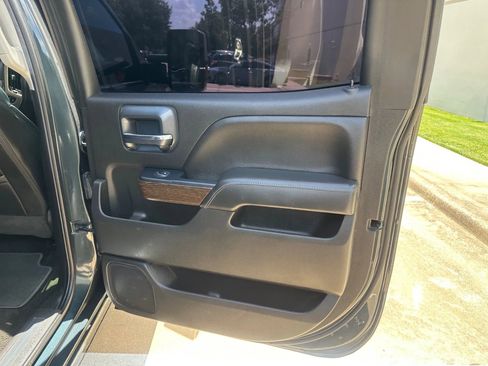 Used 2018 GMC Sierra 3500 Denali w/ Duramax Plus Package image 21