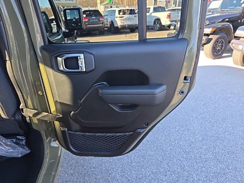 New 2026 Jeep Gladiator Sport image 12