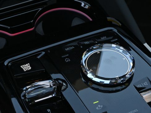 New 2026 BMW 530i RWD image 19