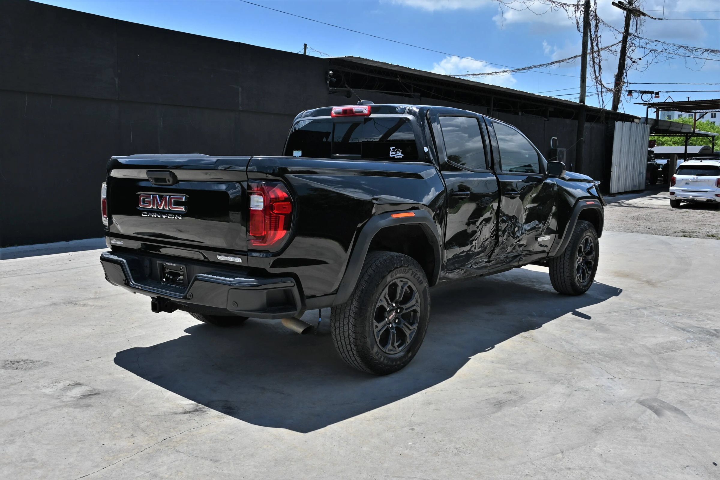 Used 2024 GMC Canyon Elevation w/ Elevation Premium Package RWD image 5