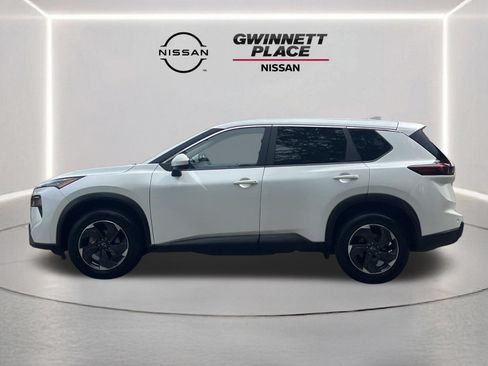 Used 2025 Nissan Rogue SV AWD/4WD image 22