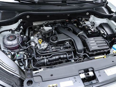 New 2026 Volkswagen Taos SEL image 28