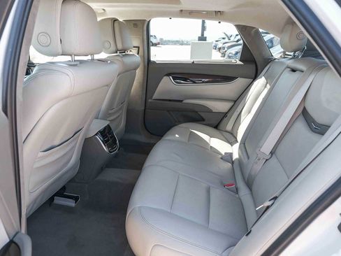Used 2014 Cadillac XTS Platinum FWD image 19