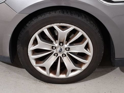 Used 2013 Ford Taurus Limited FWD image 22