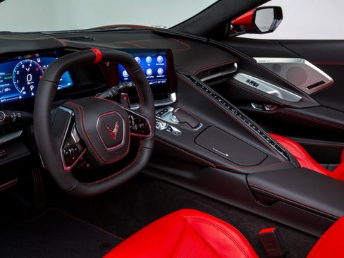 Used 2023 Chevrolet Corvette Stingray Premium Cpe w/ Z51 Performance Package RWD image 3
