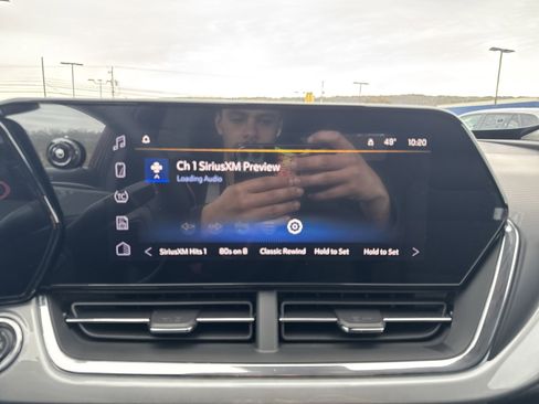 New 2026 Chevrolet Trax LT w/ Sunroof Package image 12