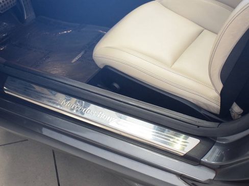 Used 2016 Mercedes-Benz SLK 300 image 17