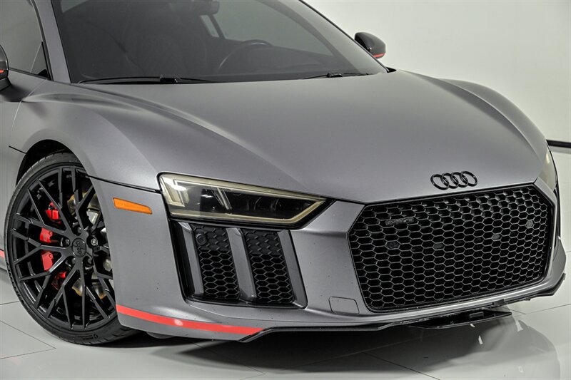 Used 2017 Audi R8 V10 w/ Carbon Exterior Package AWD/4WD image 2