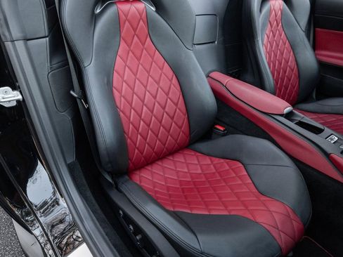 Used 2021 Ferrari 812 GTS image 23