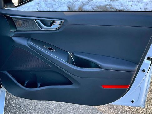 Used 2022 Hyundai Ioniq SEL image 22