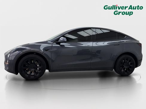 Used 2021 Tesla Model Y Long Range AWD/4WD image 2