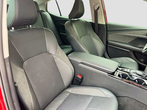 Used 2025 Toyota Camry XLE FWD image 27