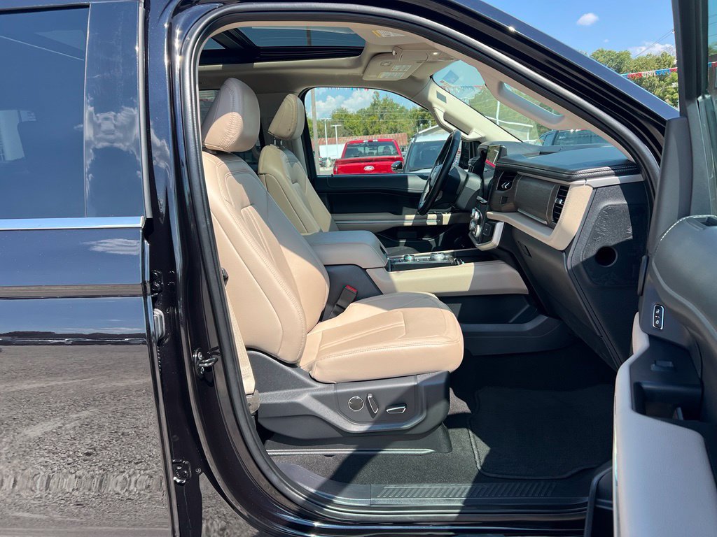 Used 2024 Ford Expedition Max Limited AWD/4WD image 23
