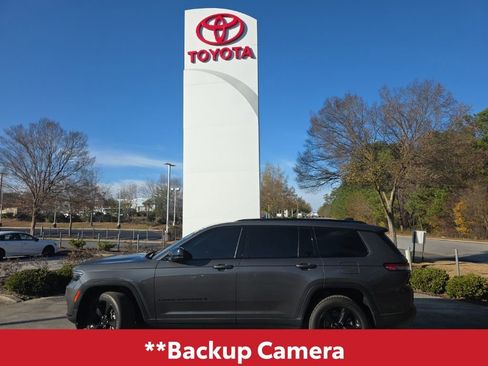 Used 2021 Jeep Grand Cherokee L Laredo image 4