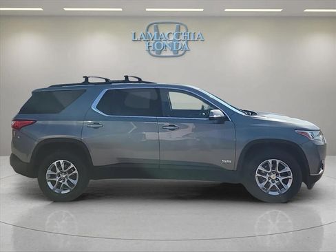 Used 2019 Chevrolet Traverse LT w/ LPO, Floor Liner Package AWD/4WD image 6