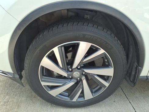 Used 2015 Nissan Murano Platinum w/ Platinum Technology Package FWD image 11
