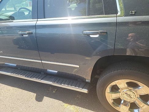Used 2019 Chevrolet Tahoe LT w/ LT Signature Package AWD/4WD image 16