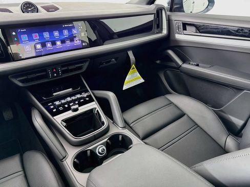 New 2026 Porsche Cayenne Coupe AWD/4WD image 26