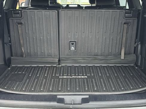 Used 2021 Toyota Highlander XSE image 35