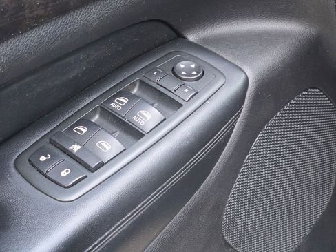 Used 2012 Jeep Grand Cherokee Laredo image 28