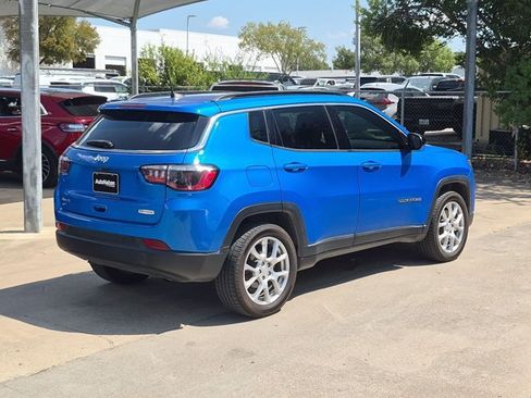 Used 2023 Jeep Compass Latitude w/ Sun and Sound Group AWD/4WD image 5