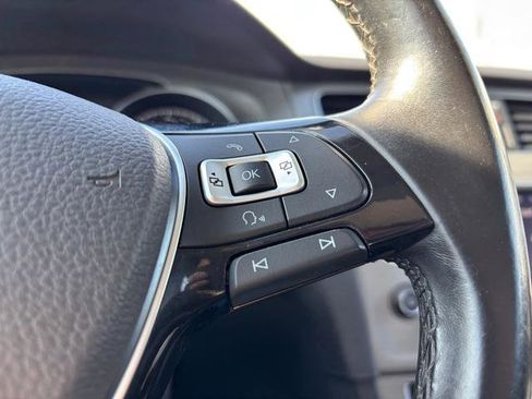 Used 2016 Volkswagen Golf 4dr Auto TSI image 20